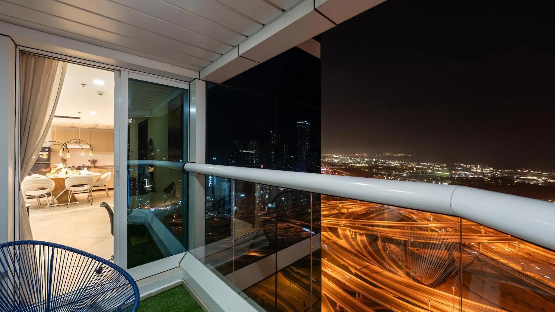 Stunning Panoramic Sea & Marina Skyline View Apartment Dubai