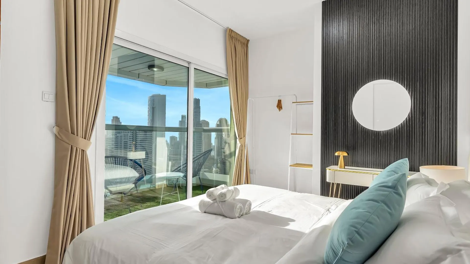 Stunning Panoramic Sea & Marina Skyline View Apartment Dubai