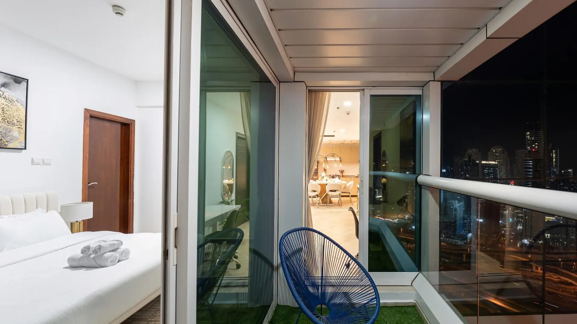 Stunning Panoramic Sea & Marina Skyline View Apartment Dubai