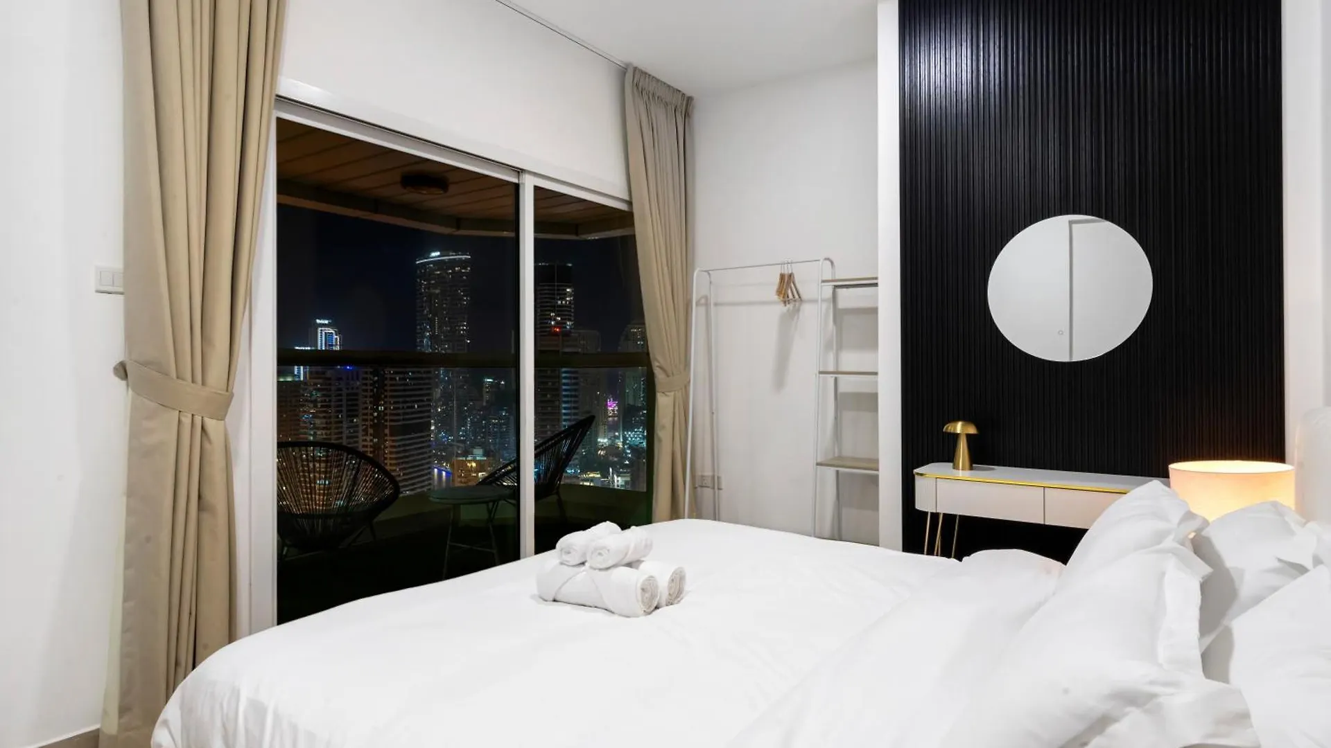 Stunning Panoramic Sea & Marina Skyline View Apartment Dubai