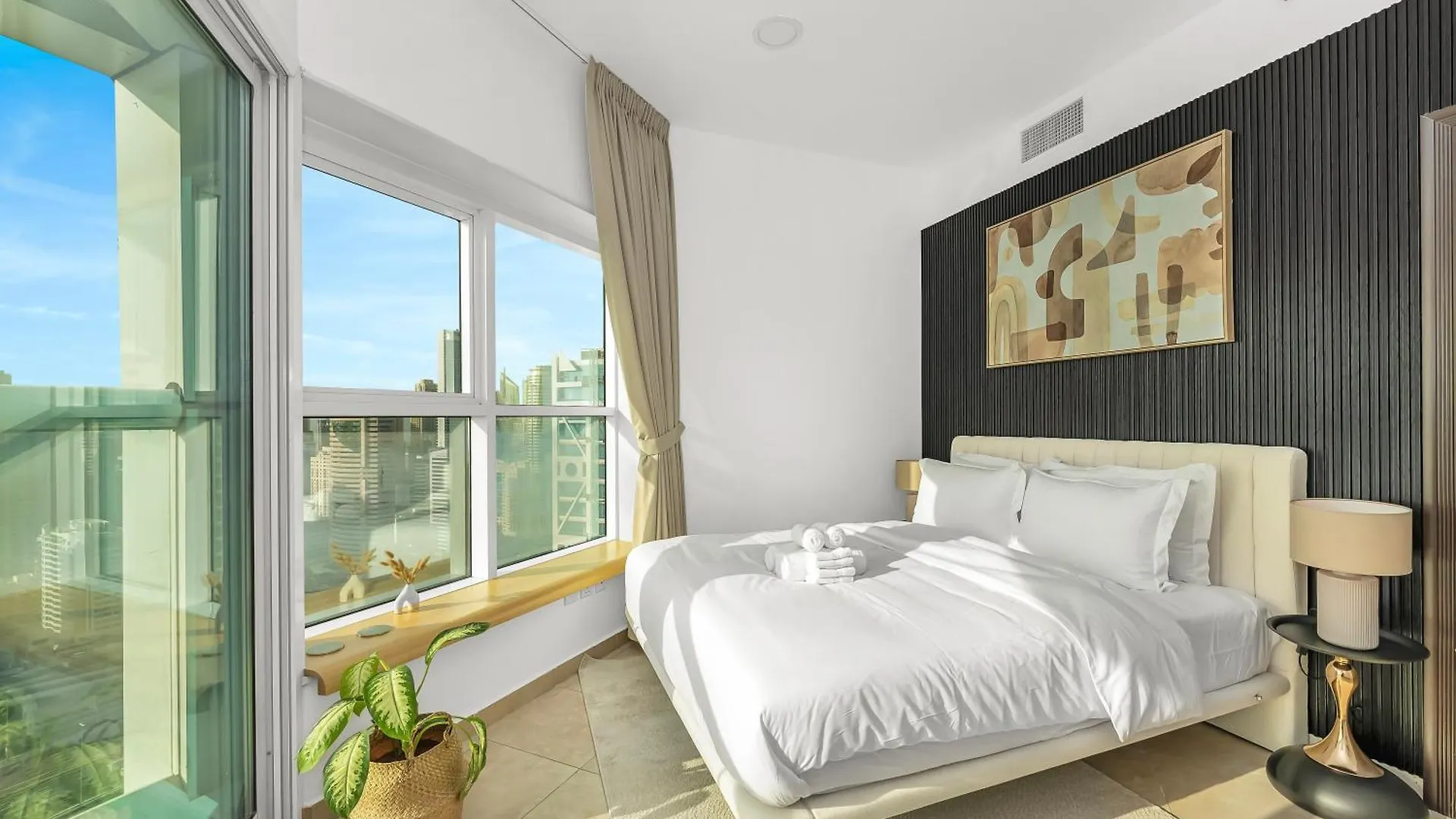 Stunning Panoramic Sea & Marina Skyline View Apartment Dubai